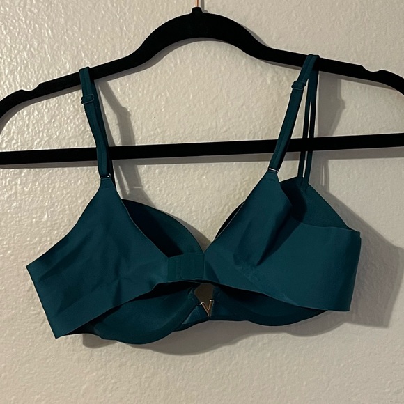 NWOT Victoria’s Secret Push-Up Plunge Bra 34B - Picture 5 of 6